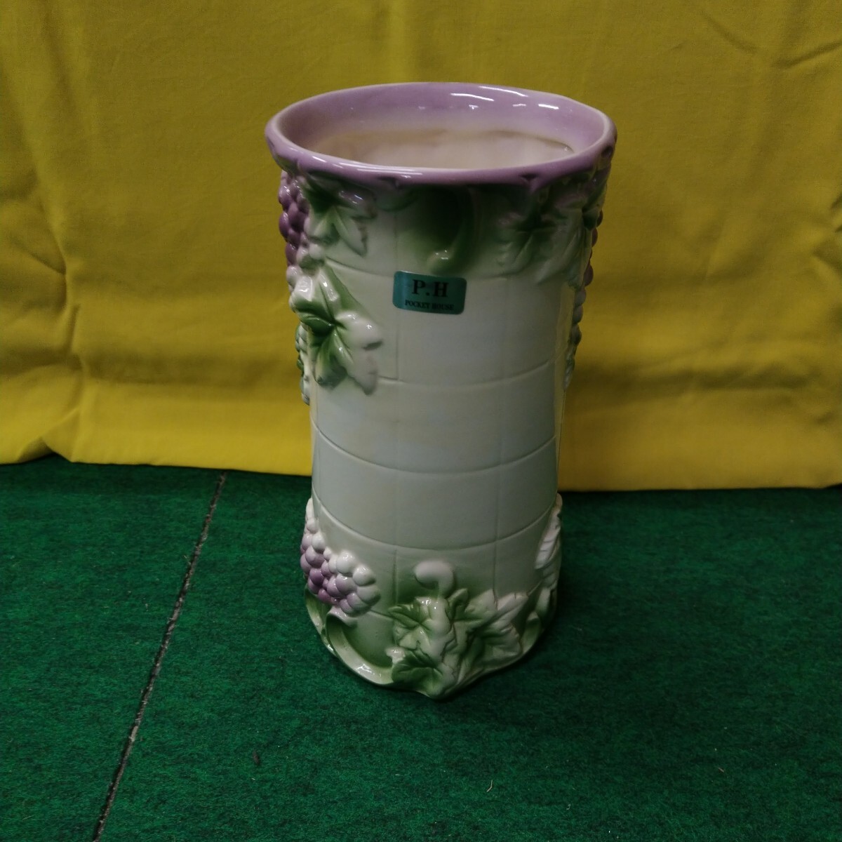 P.H 陶器製花瓶 アートフラワー用 直径11cm 高さ21cm 長期在庫品ですが未使用です。拍卖