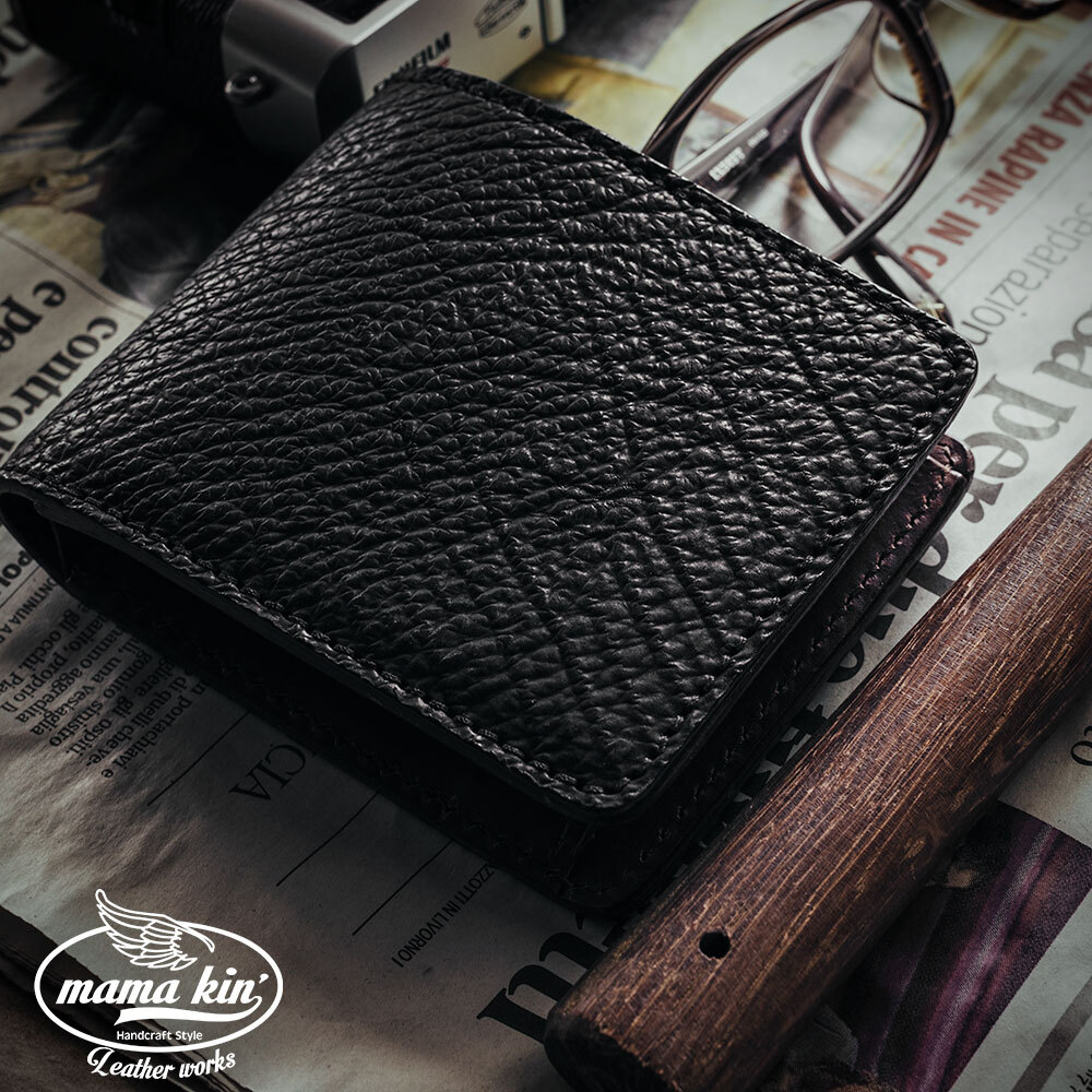 シャークスキン/栃木レザー/サメ革/サドルレザー/ヌメ革/レザーウォレット/二つ折り財布/dl110sh45blk拍卖