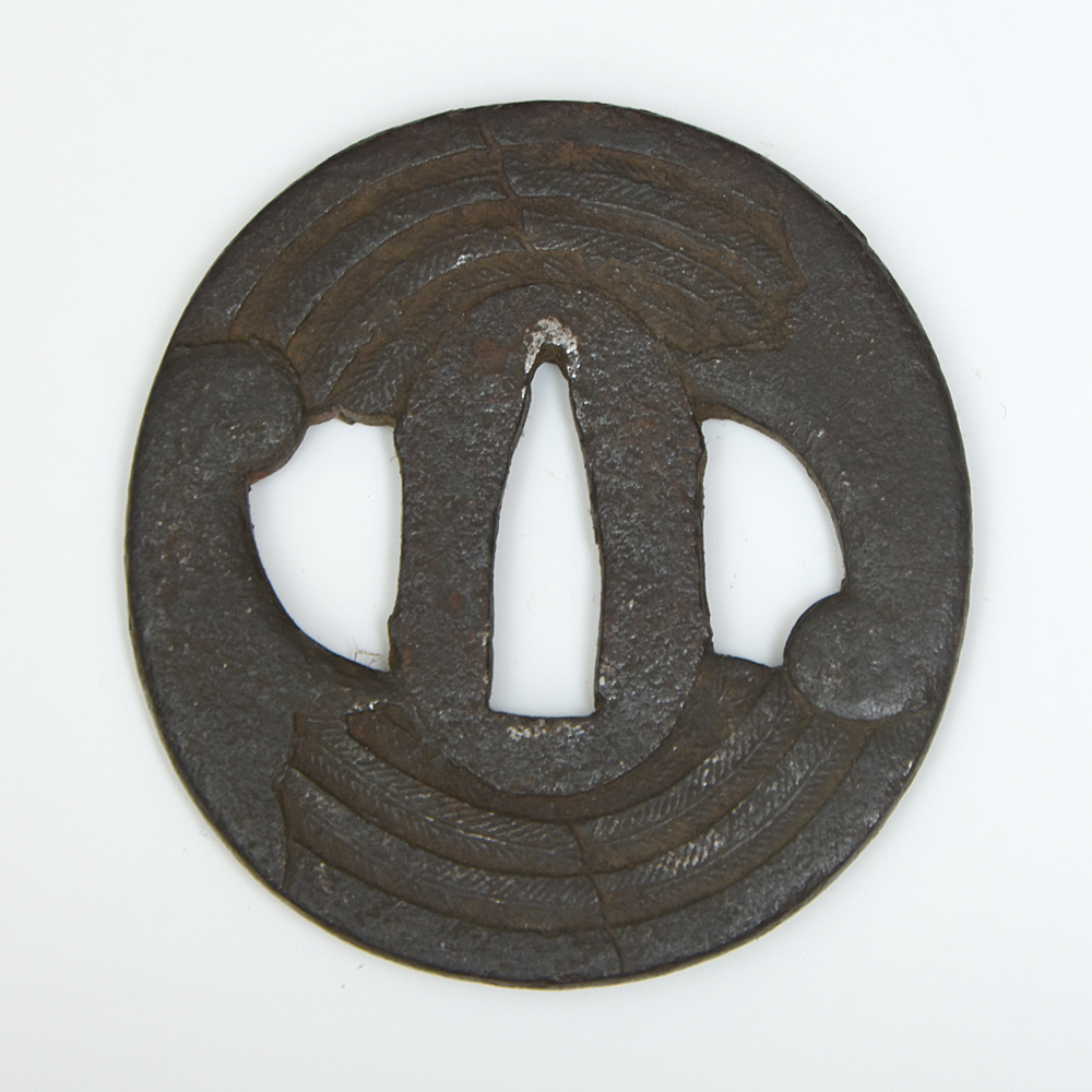江戸時代 鉄鍔 縦横6.7×6.3㎝ 刀装具 刀鍔 鐔 金工 刀剣 拵え 金属工芸 武具 z9786o拍卖