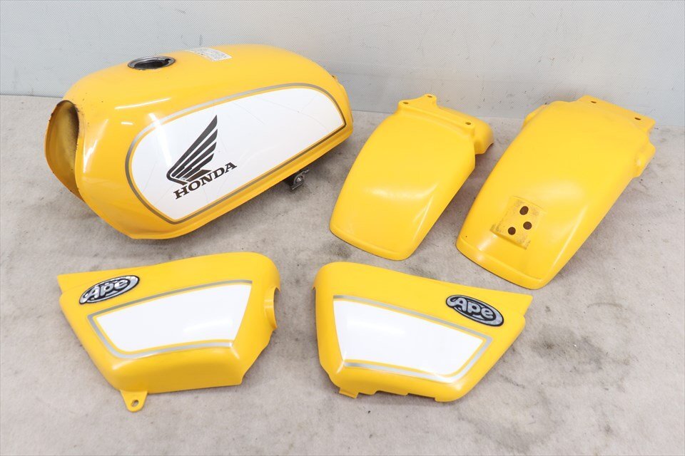 328395 エイプ50 エイプ100 純正 外装パーツセット ガソリンタンク フェンダー サイドカバー キャブ車用 大凹み、サビ無し!拍卖