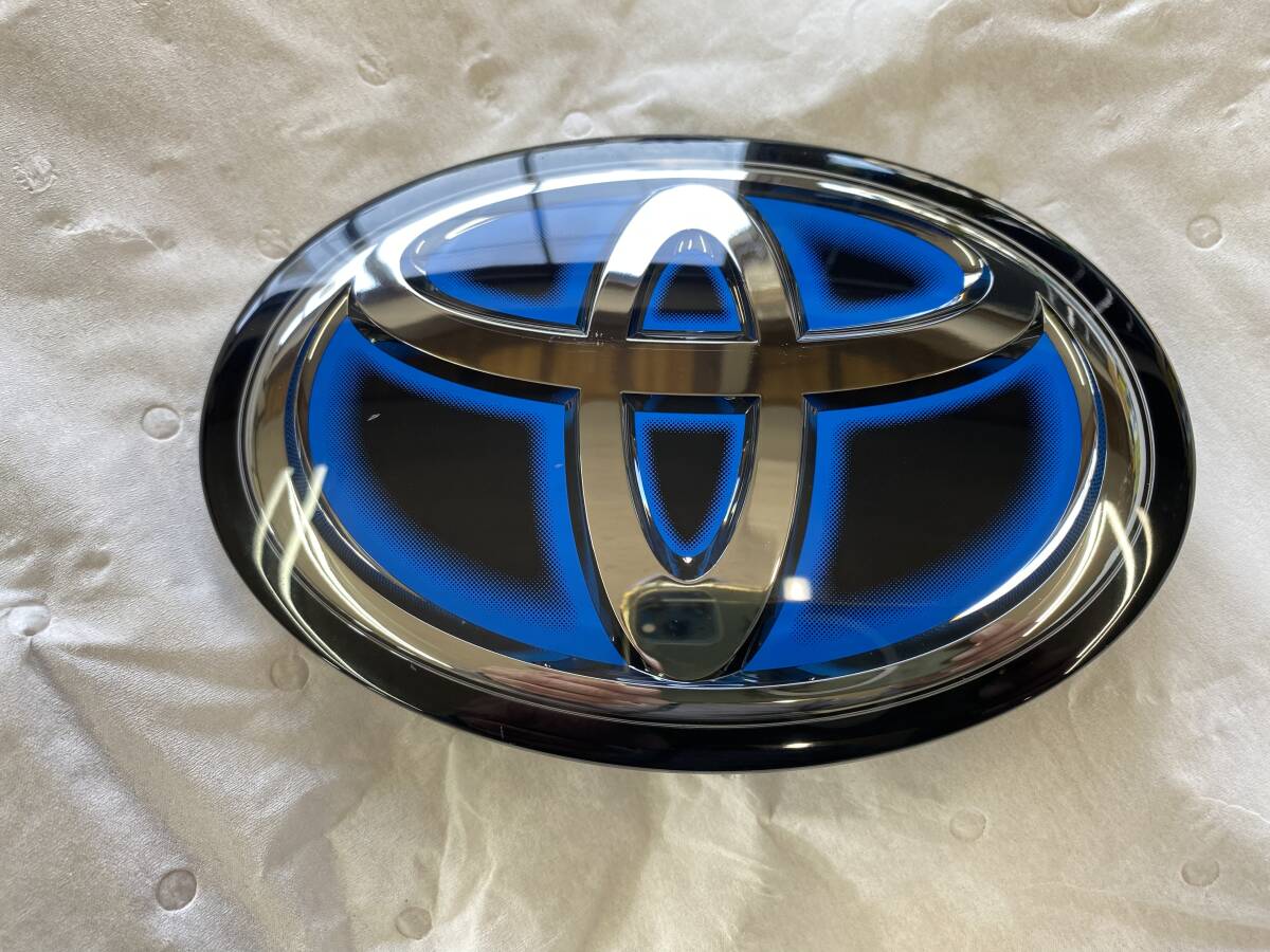 プリウス ラジエターエンブレム ZVW55拍卖