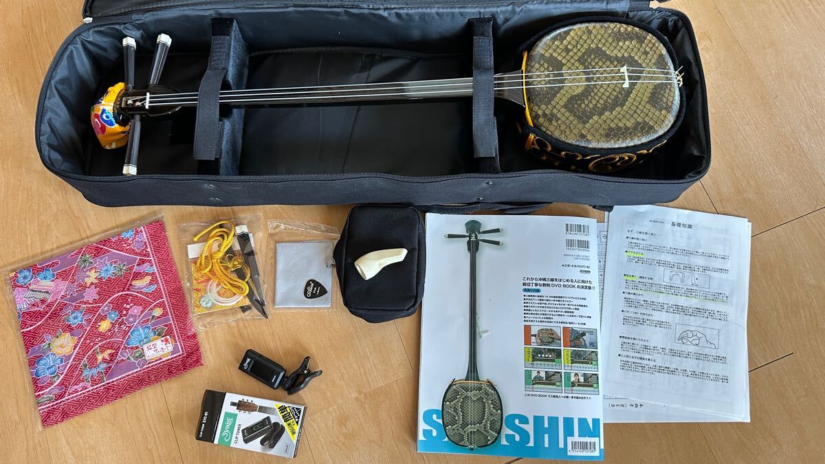 三線・三味線沖縄・初心者セット 本体 ソフトケース 天キャップ バチ 工工四 拍卖