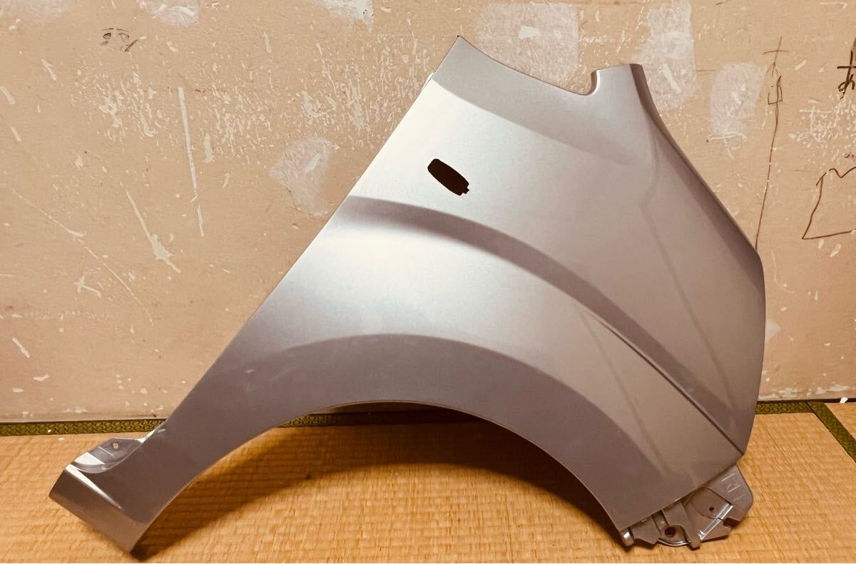 シエンタ MKPC10G 右スライドレールカバー 純正 60835-52030 68345-52060 右拍卖