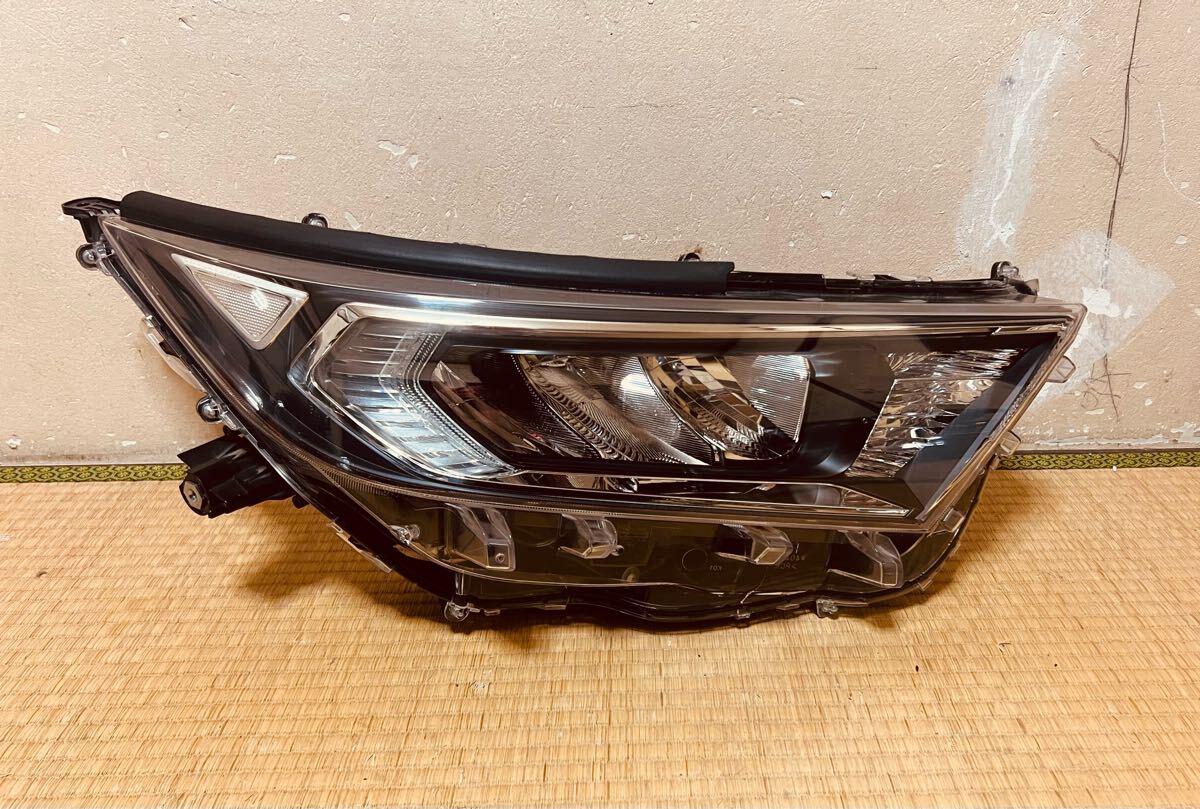 トヨタ MXAA52 RAV4 右ヘッドライト STANLEY 42-87拍卖