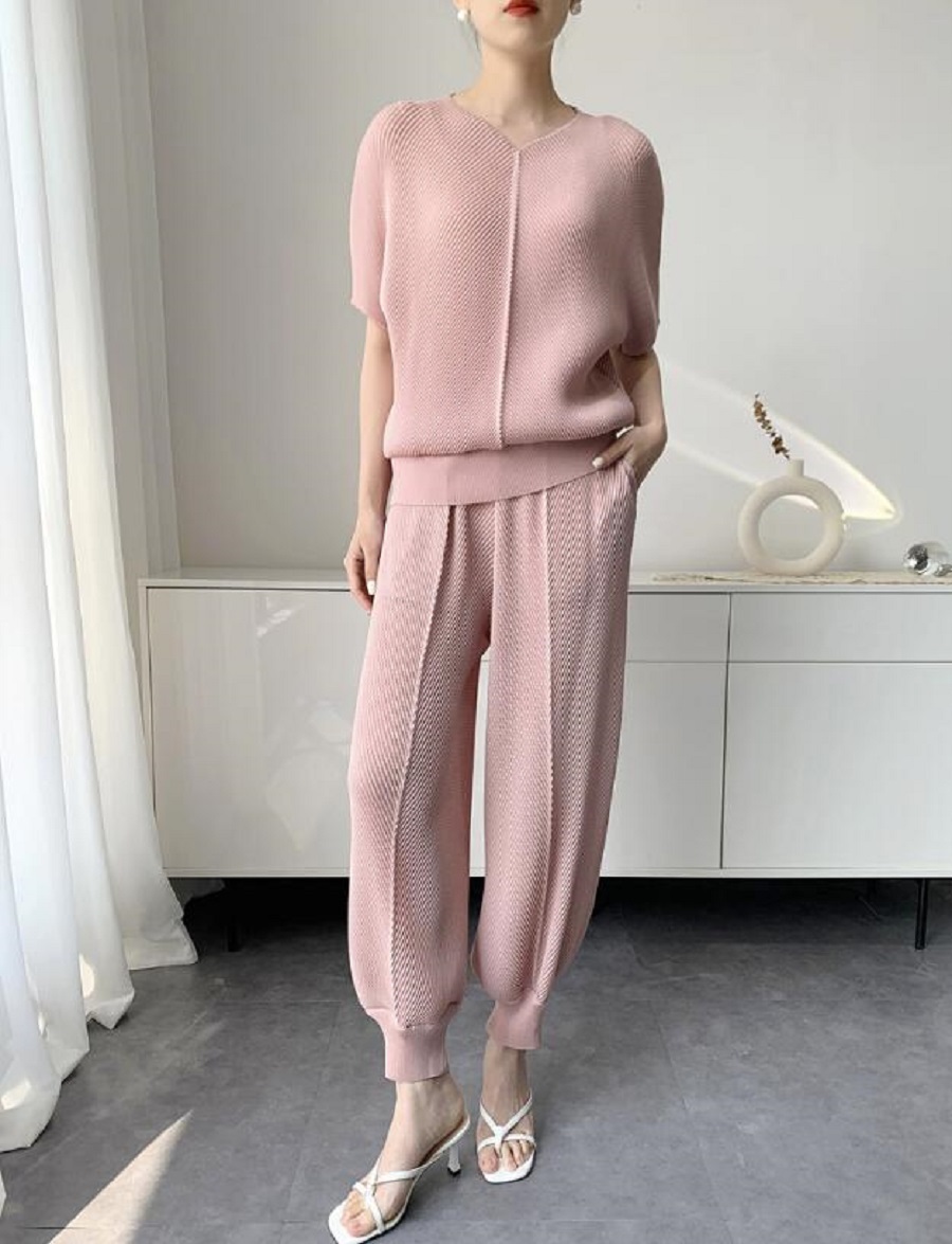 「同梱1万円送料無料」レディーストップスプリーツpleats半袖シャツパンツ2点セット弾力が肌触りドレー プ性がいい動き安いVネックピンク拍卖