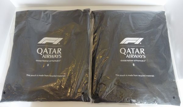 新品・未使用のカタール航空 QATAR AIRWAYS Qsuite ビジネスクラスパジャマ Sサイズ2着セット拍卖
