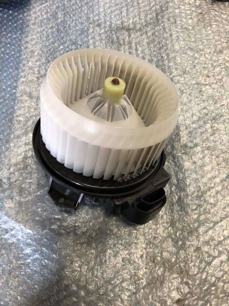 トヨタ NCP110 イスト ist ブロアモーター く拍卖