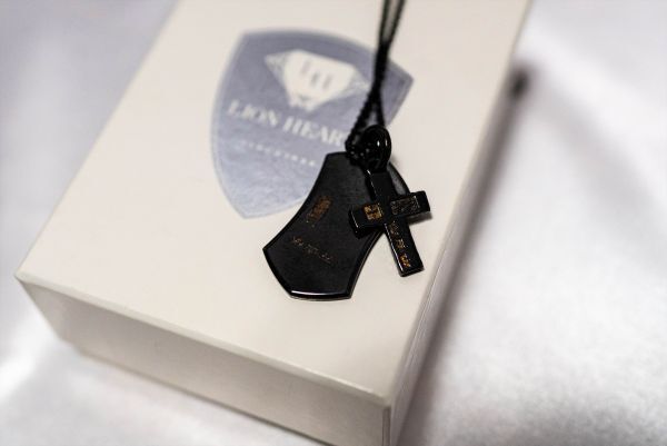 値下げLION HEART ライオンハート ペンダントトップ クロス チェーン 3点セット basis ブラックコーティング ベイシスプエルタデルソル拍卖