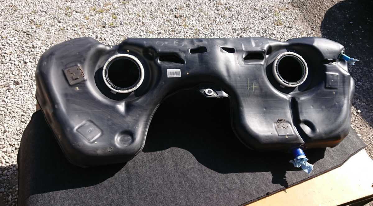 BMW E90 320i 3シリーズ フューエル タンク 燃料 タンク 6765701 6765703 6765702   A-1125拍卖