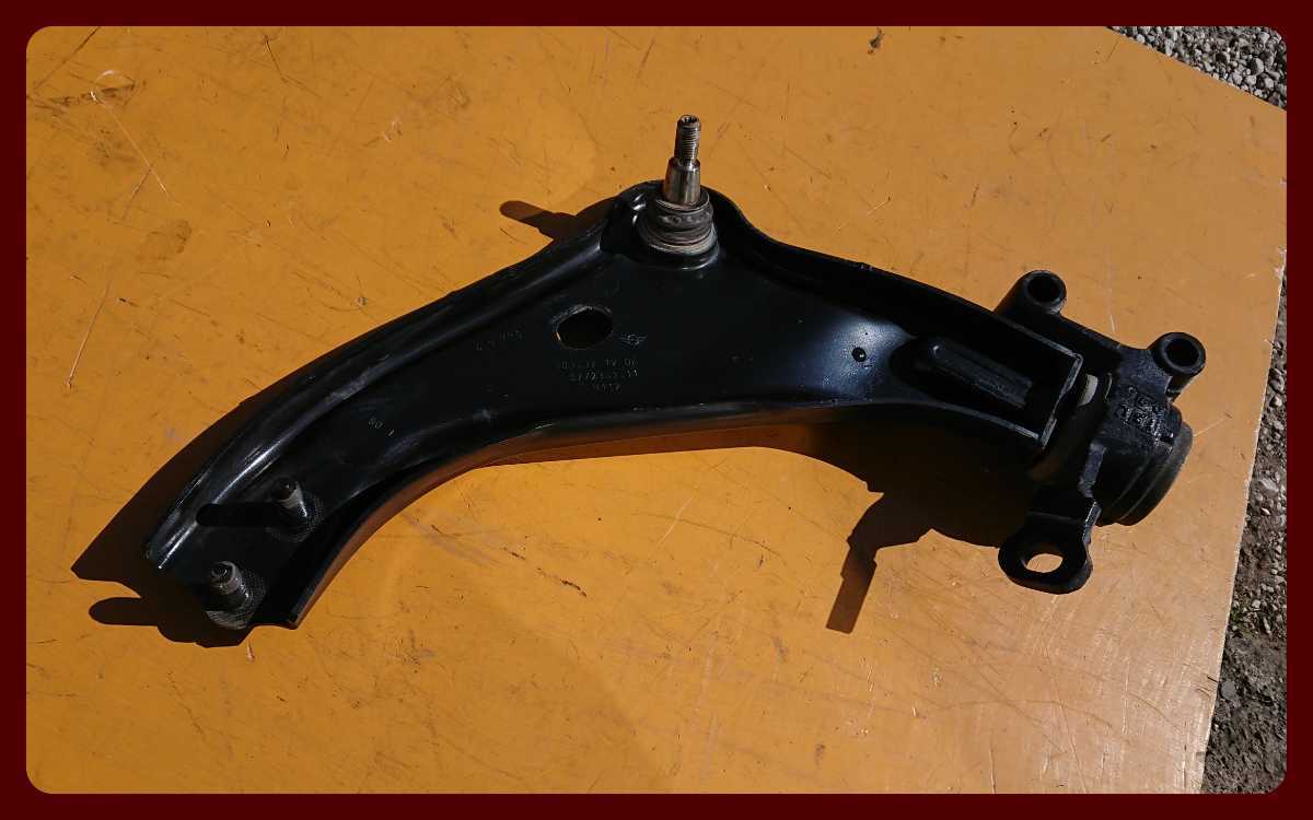 BMW MINI R56 R55 2007年 フロント ロア アーム 右 10353212DE 6772302 -11 A-1093拍卖