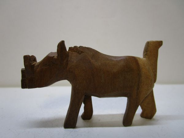 1970~80年頃 ヴィンテージ プリミティブアート アフリカ民藝 木彫り イノシシのオブジェ Lサイズ 7.5cm長拍卖