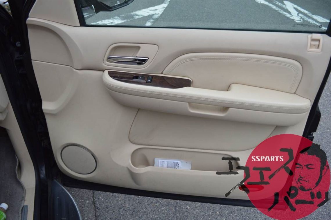 SSParts 助手席内張り 2007年エスカレード パーツ販売車拍卖