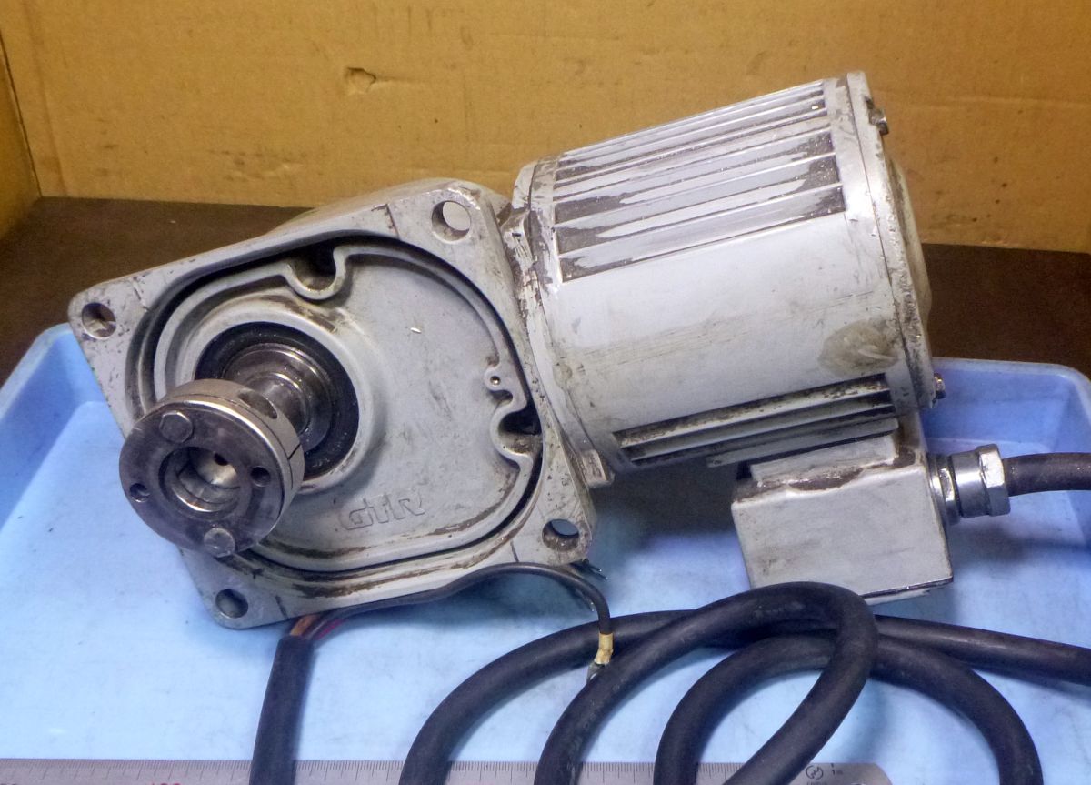 D108 GTR ギアモーター ニッセイ FFM-22L-12.5-T010A 200V 初期動作不良返品可 中古拍卖