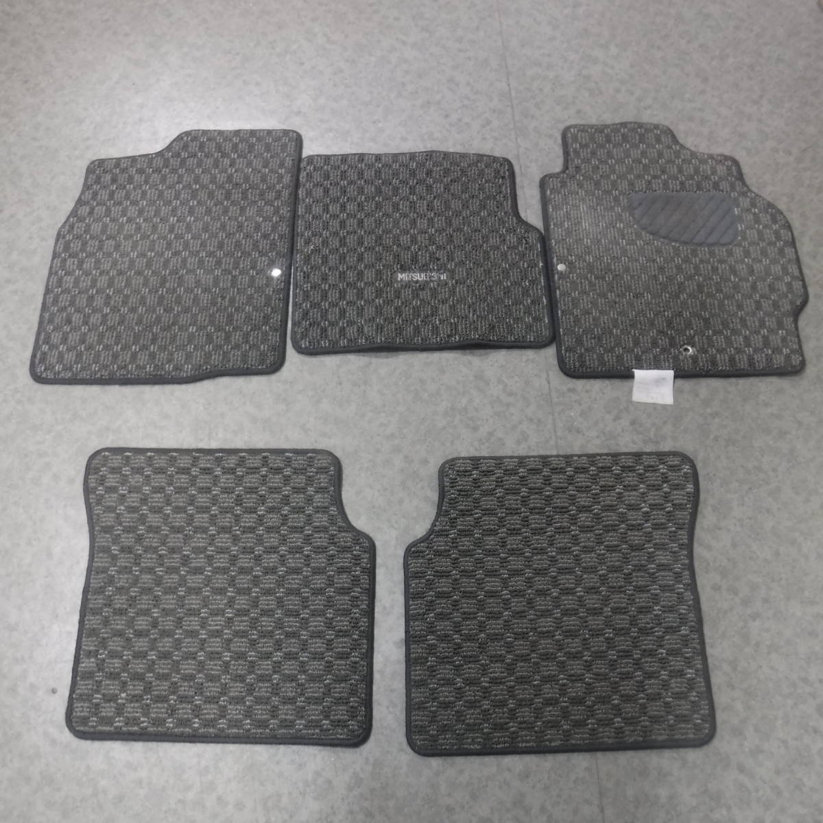 三菱ミツビシ オッティekワゴンH81W純正フロント左右フロアマットT62リア フロアーマット リヤ足元ジュータンマット 部品取り車あります 拍卖