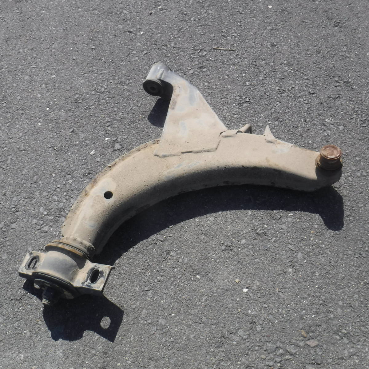 サンバー軽トラックKS3フロント右ロアアームKS4純正KV3右ロワアームKV4フロント運転席トランスバース リンク軽トラ部品取り車あります拍卖
