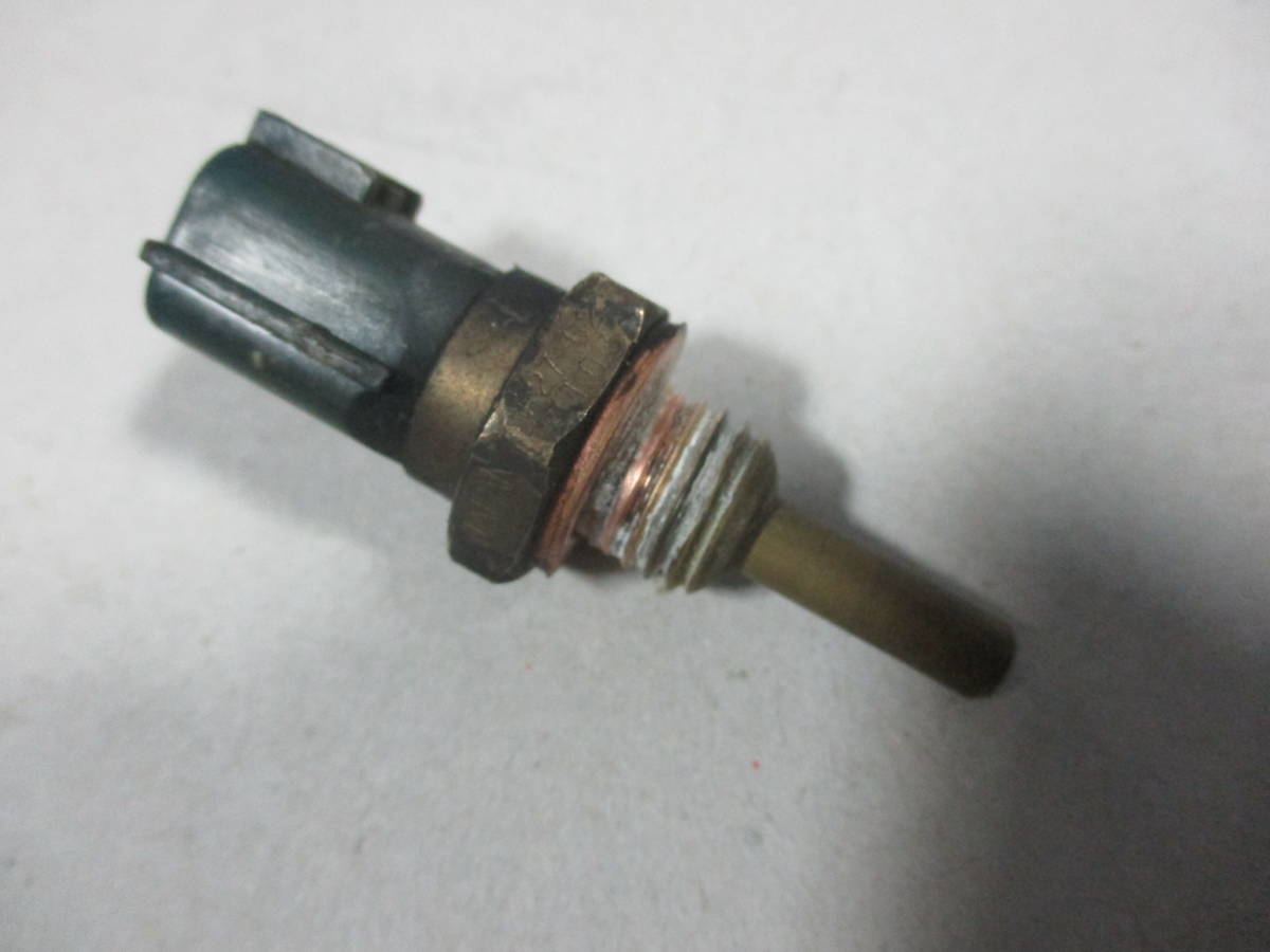 日産ブルーバード シルフィG10系QG10純正ウォーターテンプセンサーKX4水温センサーQNG10 TG10 FG10シルフィー部品取り車ありますA27-62拍卖