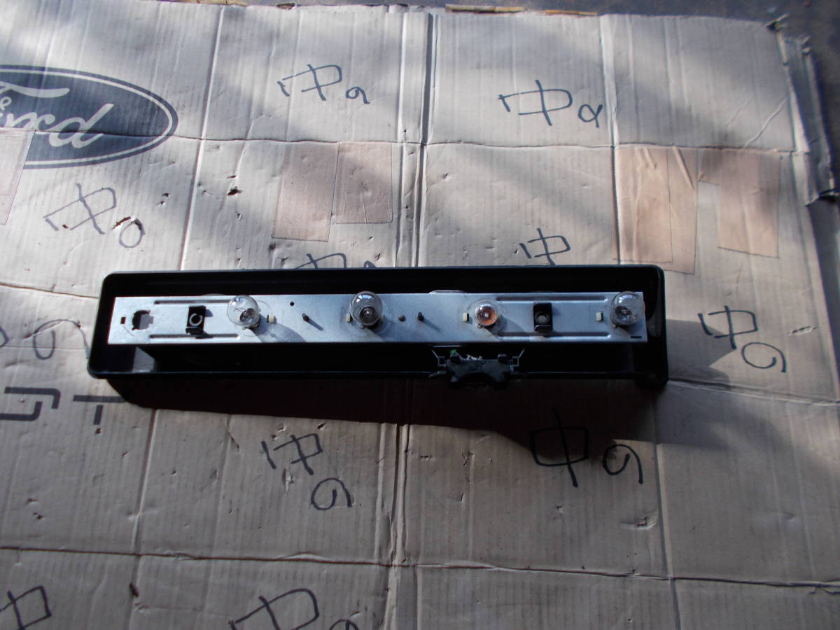 メルセデスベンツ123テールレンズ電球ホルダー拍卖