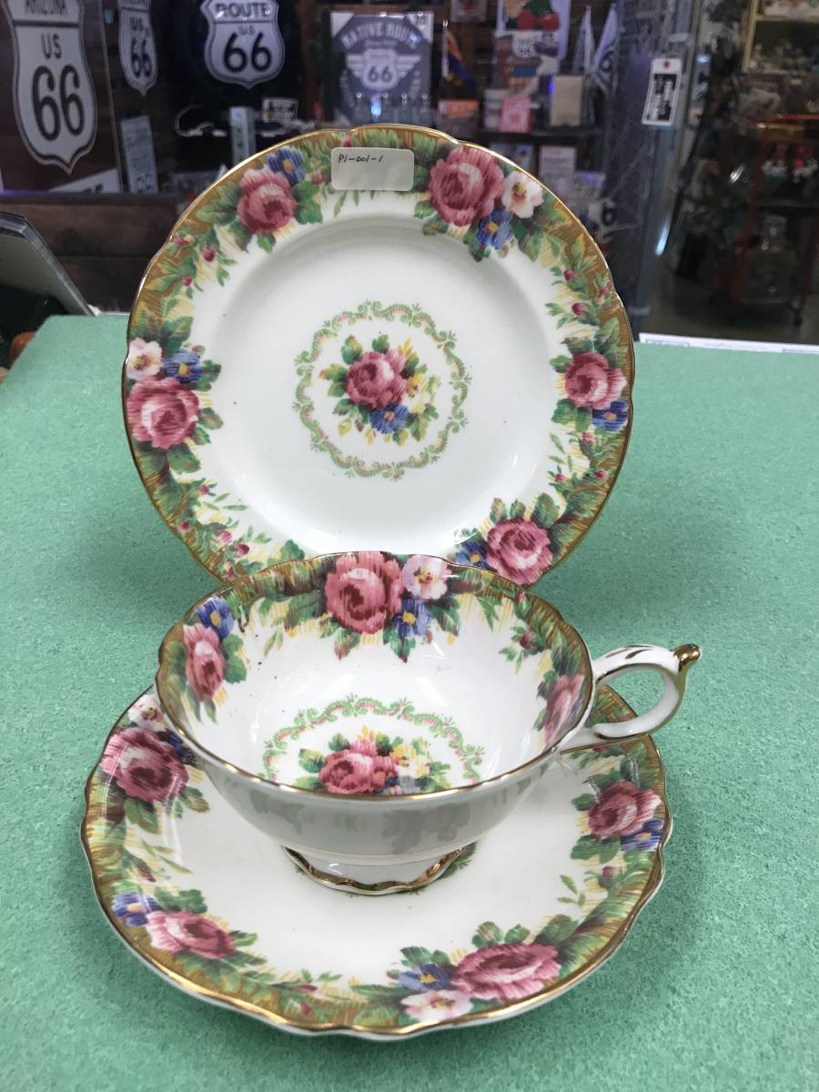 イギリス ヴィンテージ☆Paragon社 Tapestry Rose カップ&ソーサー、プレートトリオセット☆バラ、ヴィクトリア、アンティーク拍卖