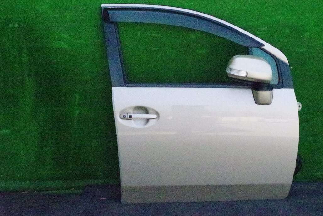 トヨタ パッソセッテ M502E フロントドア 右 (4T8 ベージュM)拍卖