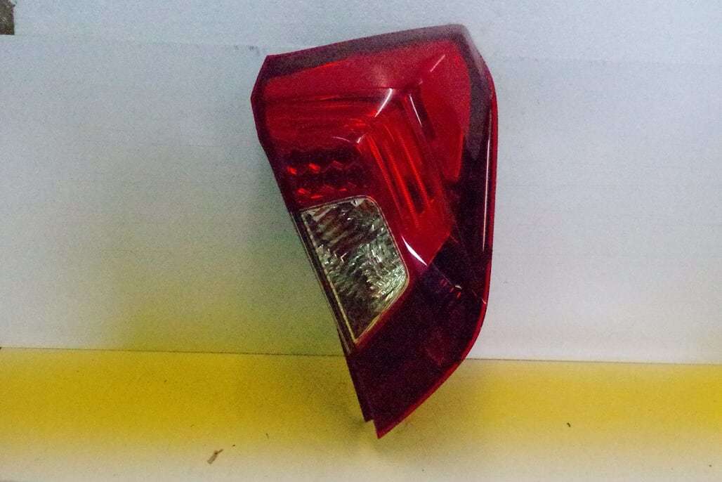ホンダ フィット GK1 テールランプ 右拍卖