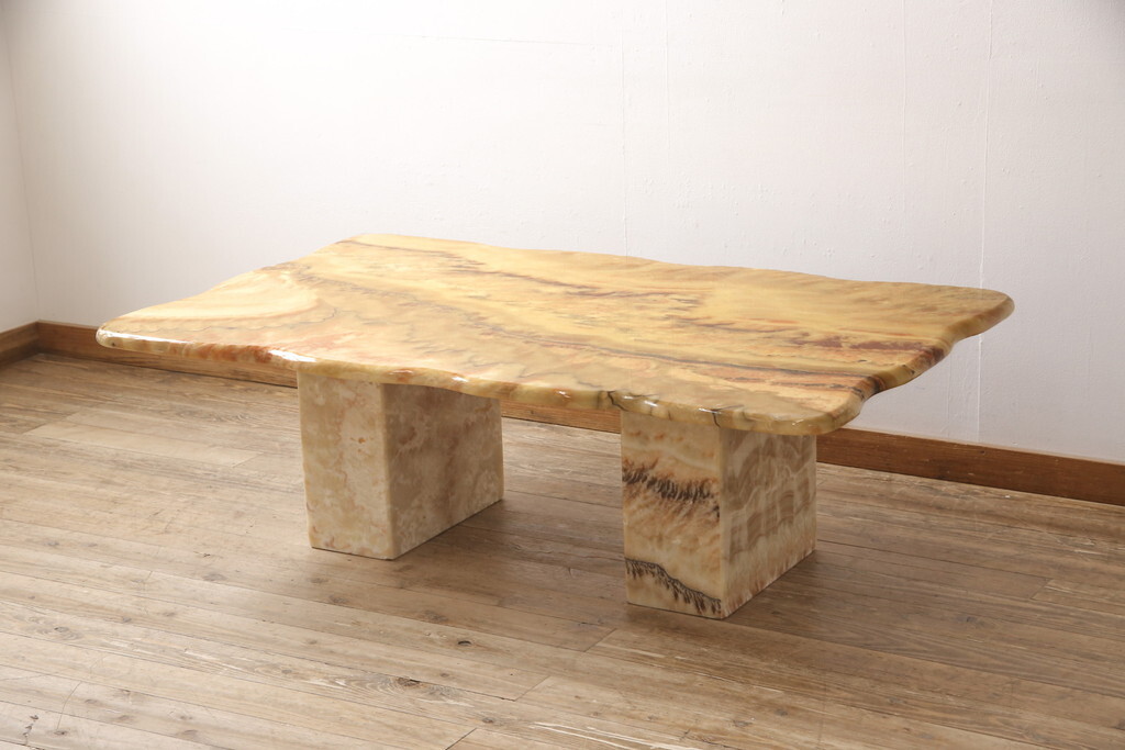 R-054786 中古 イタリア高級家具 重厚な佇まいの大理石センターテーブル(ローテーブル)(定価約80万円)(R-054786)拍卖