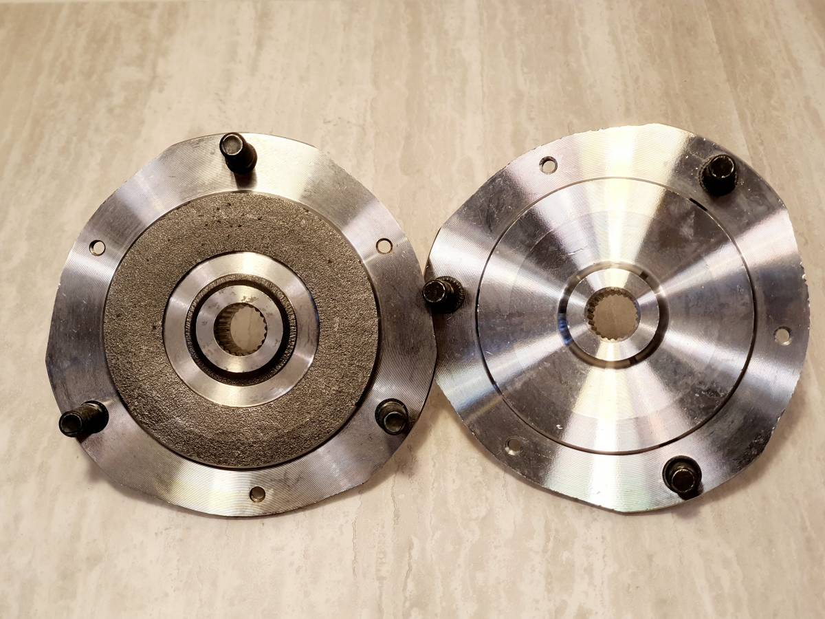 ルノー・4 キャトルドラム用リアハブ 2個セット拍卖