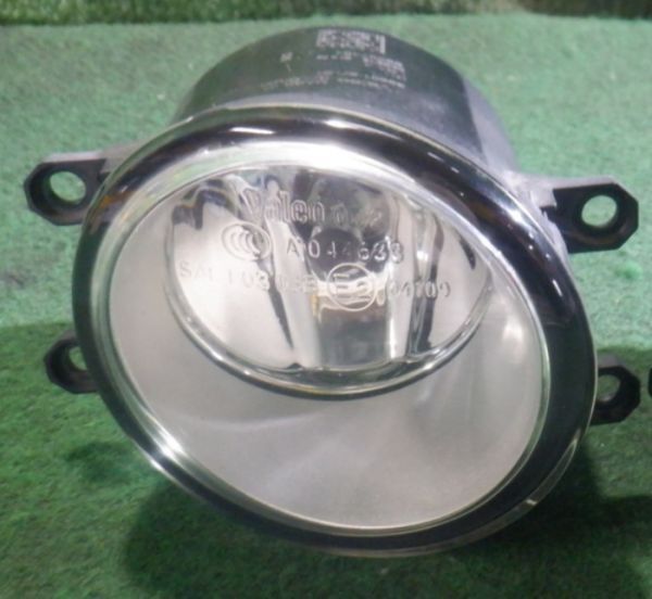 ★新品★ スズキ純正 SUZUKI ソリオ MA36S ハロゲン フォグランプ フォグライト 右側 RH 運転席拍卖