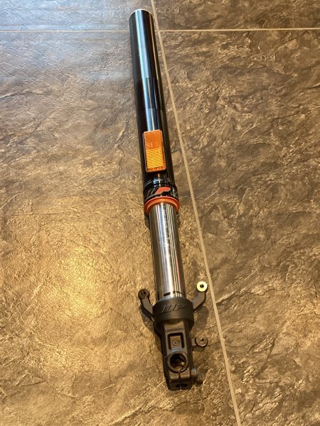 KTM 250 DUKE 2022~2023モデル 純正フロントフォーク 右 新品 傷有り 未使用 C拍卖