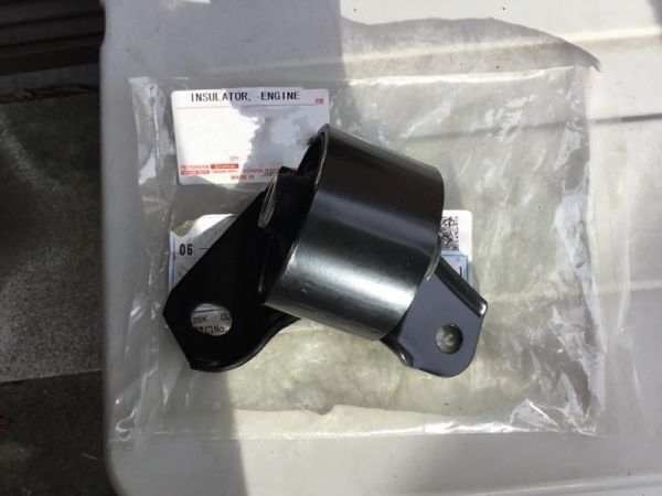 在庫希少!【未使用 ダイハツ 純正】ムーヴカスタム L900/910S エンジンマウント 左側 EF・JBエンジン拍卖