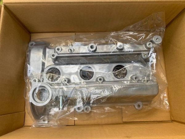 在庫希少!【未使用 ダイハツ 純正】ムーヴカスタム L900/910S シリンダーヘッドカバー拍卖