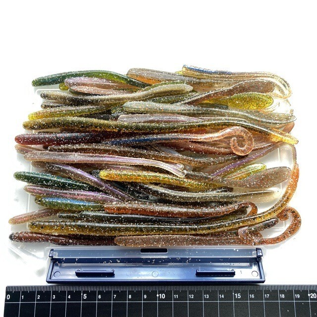 811089 ハンドポワードワーム 5インチ前後クラス 52本 まとめて ワームセット ストレート系 アメリカンワーム系 オールド品 バス釣りKZBN拍卖