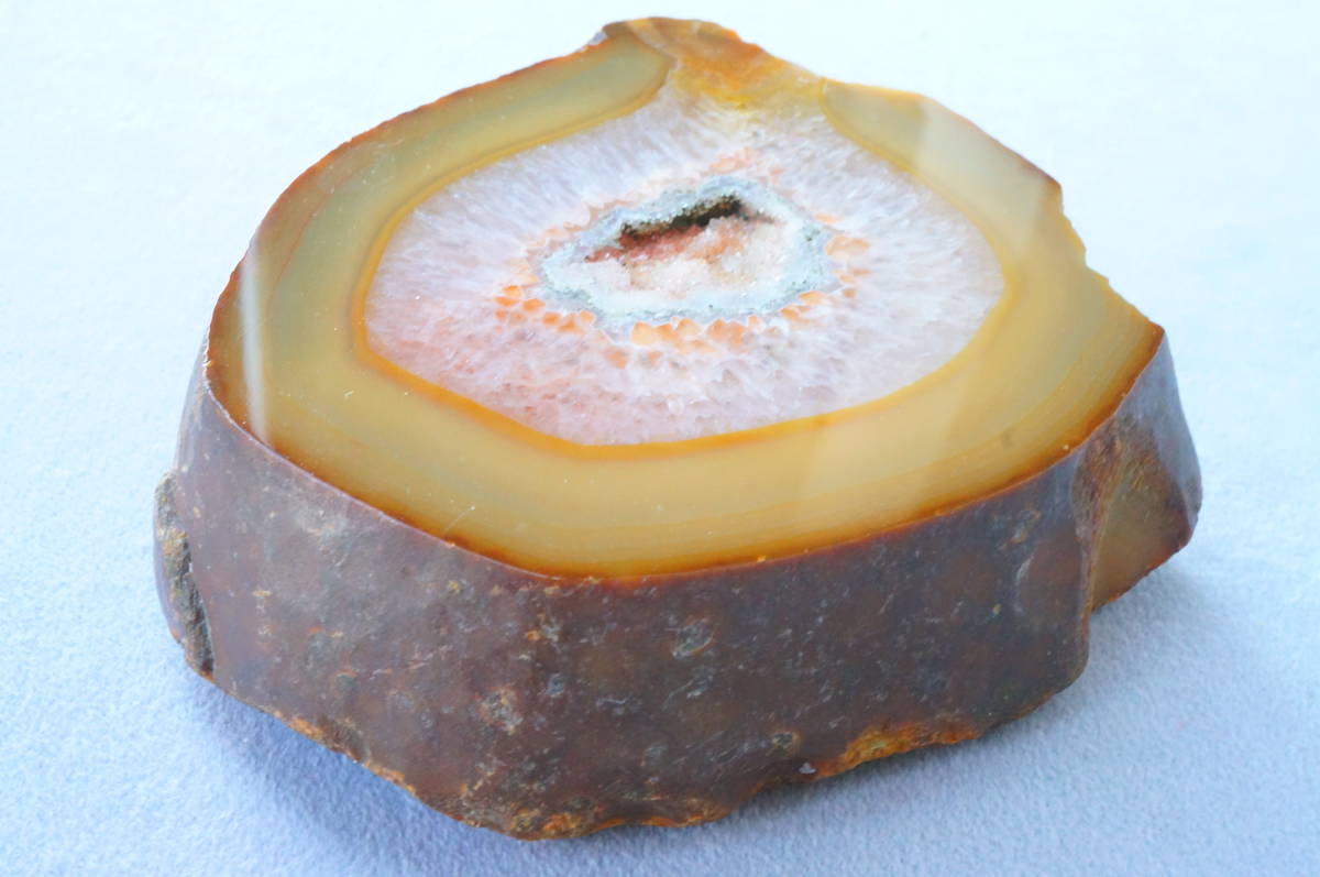 30年前のの希少在庫!シオが綺麗な上質ブラジル産瑪瑙・メノウ・めのう・メノー原石特大600g拍卖