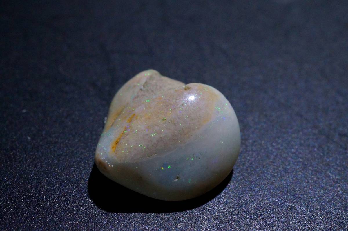 30年前の未使用在庫品!オパール原石!綺麗で幻想的!遊色くっきり7ct拍卖