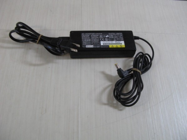 0304◯ 富士通 ACアダプター(19V-4.22A) SH75M A574/HX E780/B A572/F S560 AH56K E780/A A753/G A550/A A550/B A8290 A6290 A6280拍卖