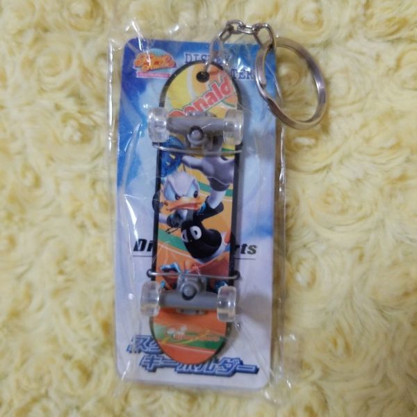ディズニー ドナルド スケボー キーホルダー アミューズメント拍卖