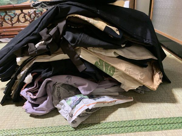 着物多数 150サイズの段ボールに満杯 #f拍卖