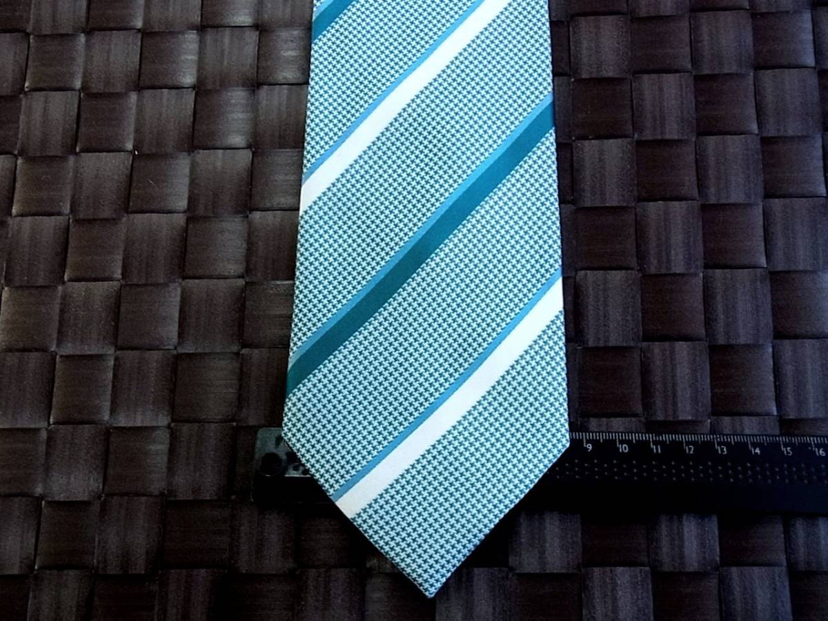 【特選】0980美品メイル&コー「MALE&Co.」(メール&コー)ネクタイ【人気の中細ナロータイ】シルク100%拍卖