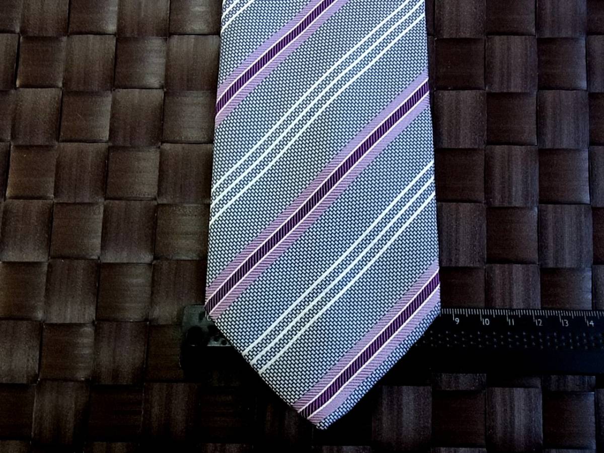 【特選】0981美品メイル&コー「MALE&Co.」(メール&コー)ネクタイ【人気の中細ナロータイ】シルク100%拍卖