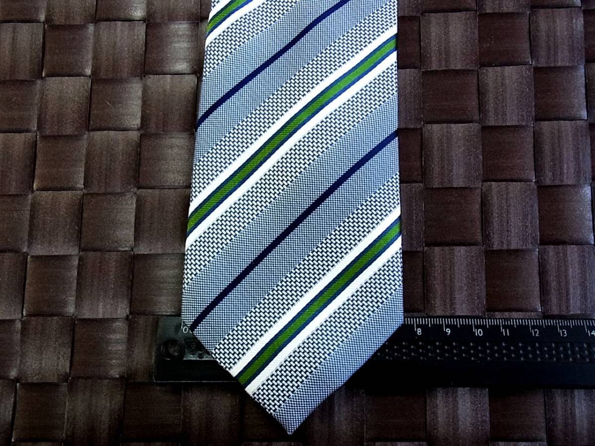 【特選】1007美品メイル&コー「MALE&Co.」(メール&コー)ネクタイ【人気の超細ナロータイ】シルク100%拍卖