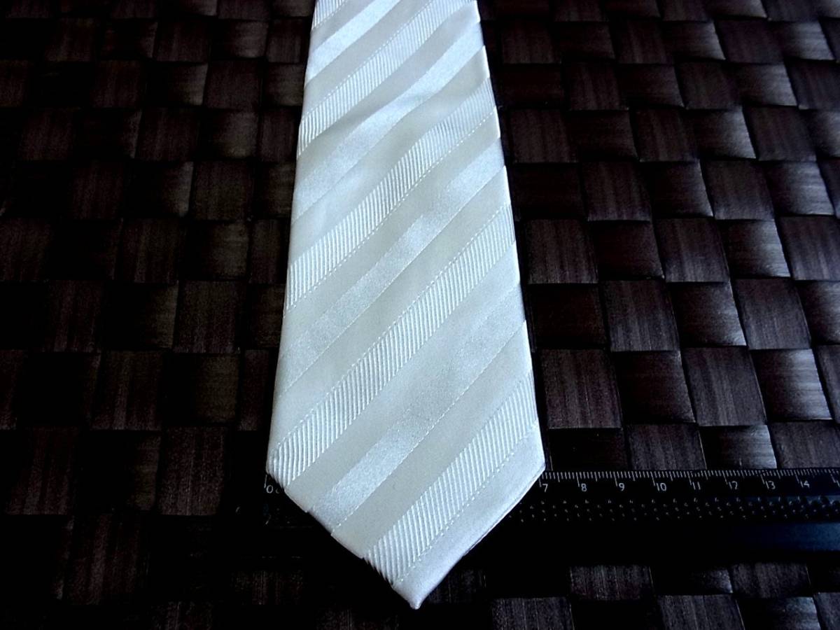 【特選】0976美品レミュー「LES MUES」ネクタイ【人気の超細ナロータイ】シルク100%拍卖