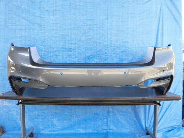 AJ61 BMW G30 5シリーズ リアバンパー グレー 51128064711拍卖