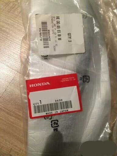 ●未使用 ホンダ ABA-DC5 インテグラ タイプR 純正 フロントガラス ウィンドウ シールド モール HONDA Front window shield molding拍卖