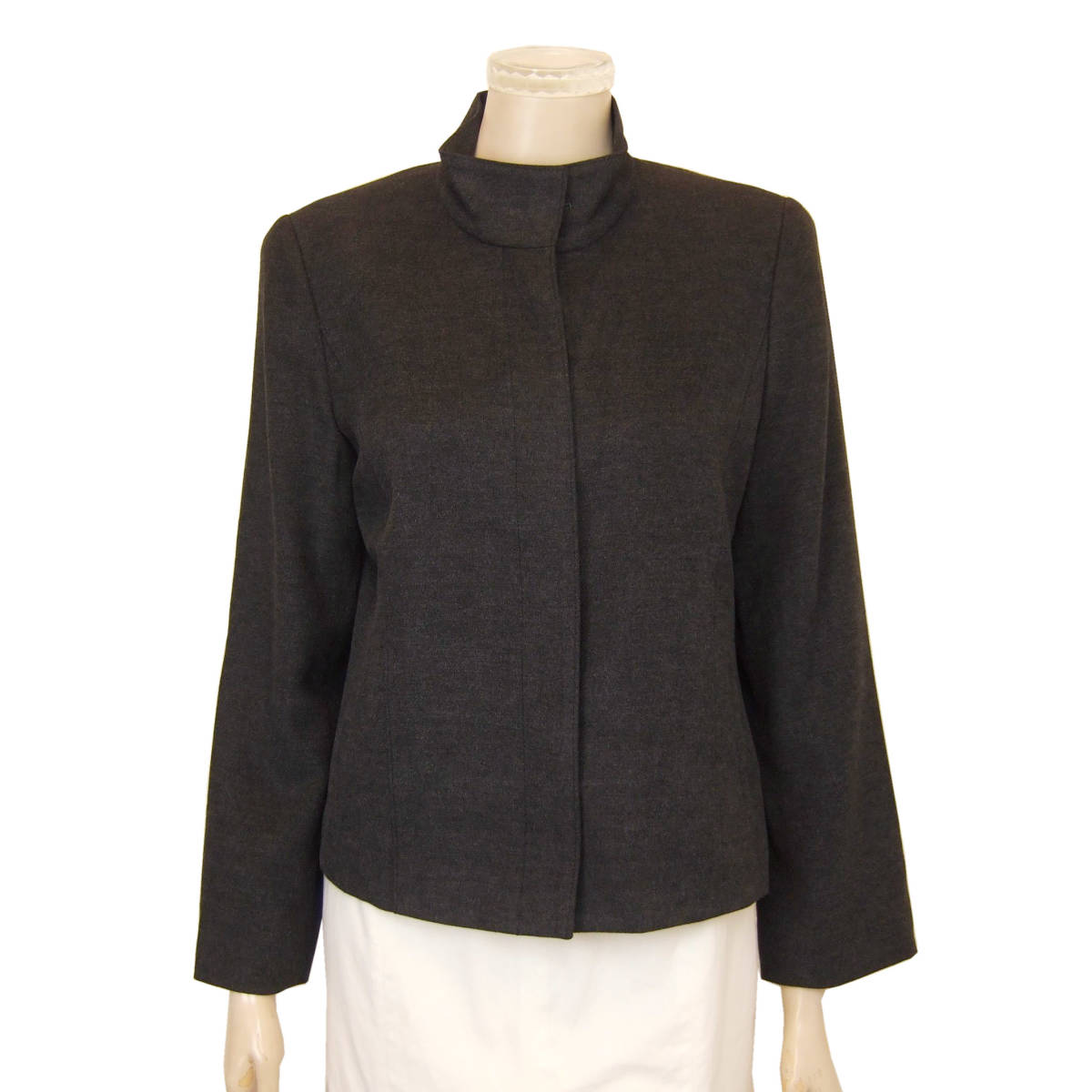 新品同様★tb*ティービー*センソユニコ*しっとり滑らか*濃グレー系*スタンドカラー*ジャケット*9号.Mサイズ.38拍卖