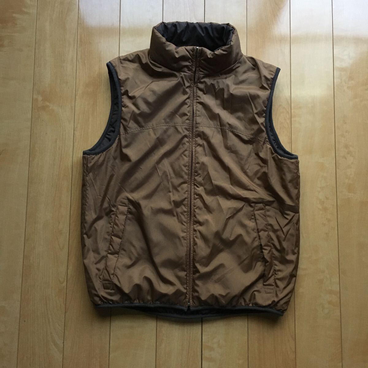 ユニクロ リバーシブルベスト 088-1-426 メンズ S ブラウン拍卖