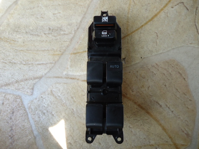 送料込み ヴィッツ KSP90 18年式 パワーウインドウスイッチ 動作確認OK拍卖