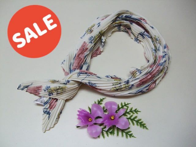 (^_^)良品/スカーフ/R/アール/花柄/赤/レッド/緑/グリーン/I(アイ)8拍卖