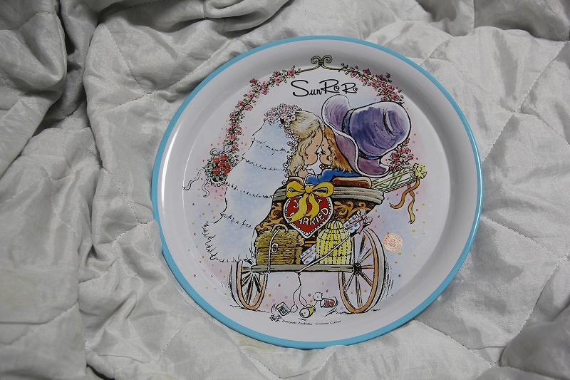 金属製 Sun RoRo イラスト 月岡知幸 丸型 お盆 直径 約 28cm 検索 昭和 レトロ キャラクター グッズ 飾り拍卖