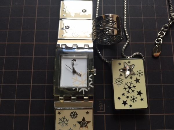 レア ネックレス リング付 セット swatch スウォッチ SWISS Plutonia AG2005 ベージュ・クリーム系×ホワイト セット クオーツ 腕時計拍卖