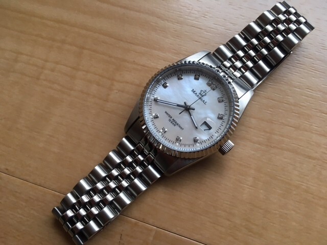 良品 良デザイン レア MARSHAL マーシャル デイト シェル文字盤 石付インデ ギザベゼル 純正ブレス クオーツ メンズ 腕時計拍卖
