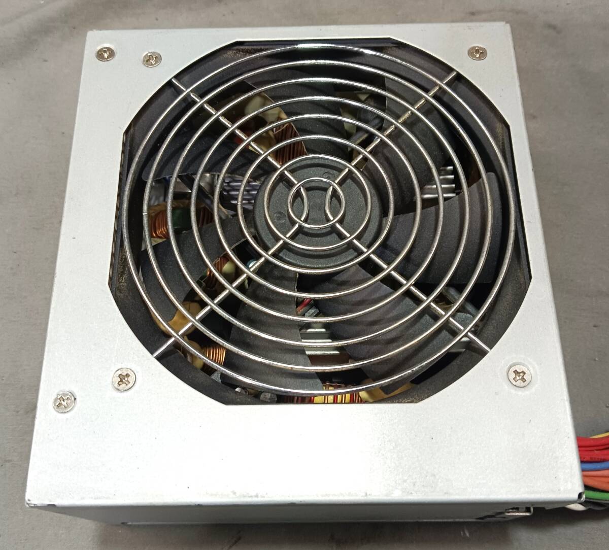 【中古パーツ】DELTA GPS-550AB A 550W 電源ユニット 電源BOX ■DY3801拍卖